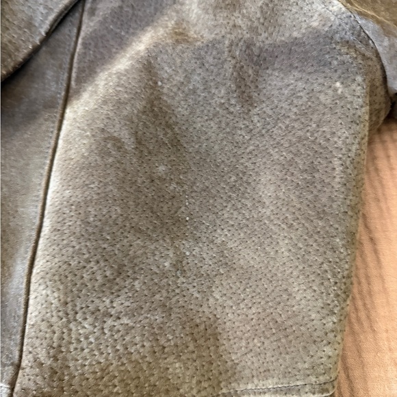 Vintage Women's Brown Suede Jacket - Picture 5 of 5